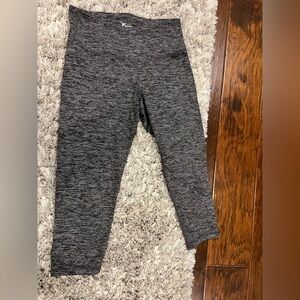 Old Navy crop leggings. Women’s size large.